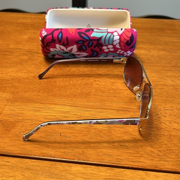 Vera Bradley women’s sunglasses and matching case. The frame is a light gold. - Picture 7 of 17